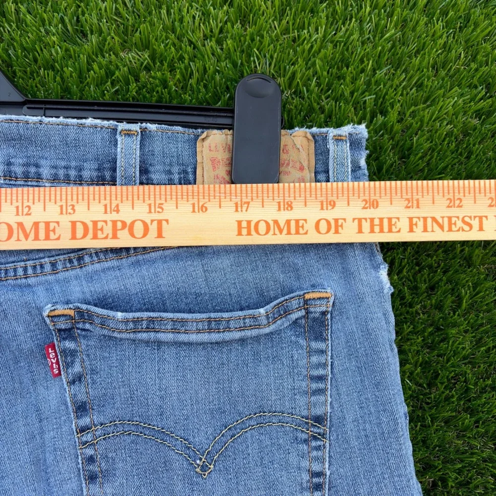 Levi's‎ 541 Mens 40x30 Athletic Taper Blue Distressed Denim Jeans